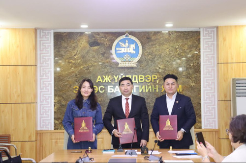 Аж үйлдвэр, эрдэс баялгийн салбарын хамтын хэлэлцээр байгууллаа